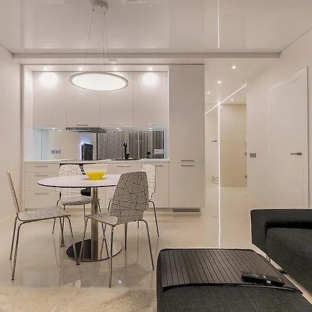 La Apartment *