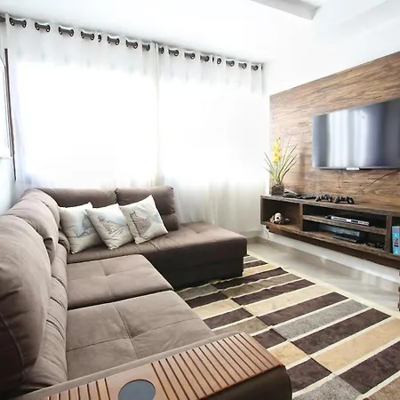 Apartment La *